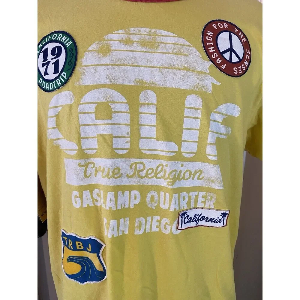 True Religion NWT Calif Gas Lamp Quarter‎ San Diego Yellow Shirt W/Patches